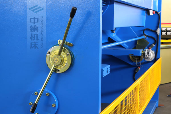 ZDSK-1632剪板机刀片空隙手动调理器,刻度清淅,调理省力又简洁.jpg ZDSK-1632剪板机刀片空隙手动调理器,刻度清淅,调理省力又简洁.jpg