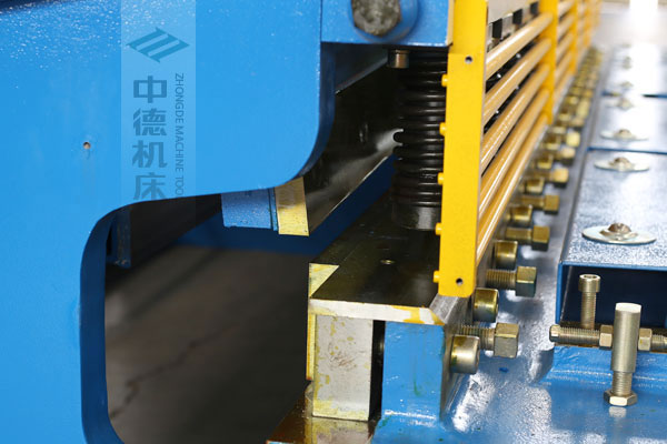 ZDSK-1632选用上海优良刀片,利用寿命更长.jpg ZDSK-1632选用上海优良刀片,利用寿命更长.jpg