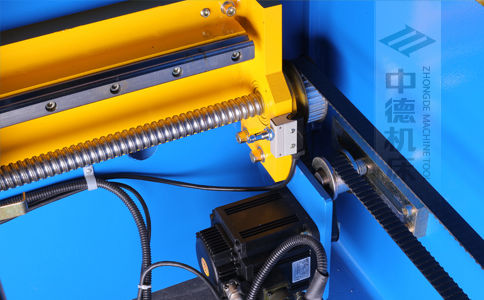 ZDPK-20032X轴配有滚珠丝杆及直线导轨，大功率伺服机电，钢丝同步带，能较着晋升X轴定位精度及速率 (2).jpg